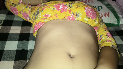 Nisha bhabhi ki mast chudai ki room me le jaker