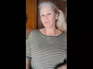 Hot Mature Fucks a Zucchini Til Orgasm!