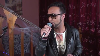 The singer's girlfriend find a huge cock