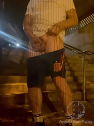 Amateur Straight Boy Caught Pissing in the Street