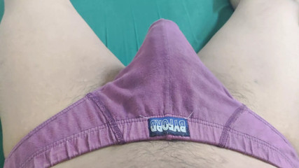 Malay solo cum with pantyhose in bedroom