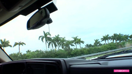 Header likes to suck deep and to get her facial ending