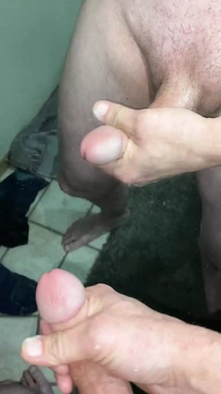 Mirror master cumshot