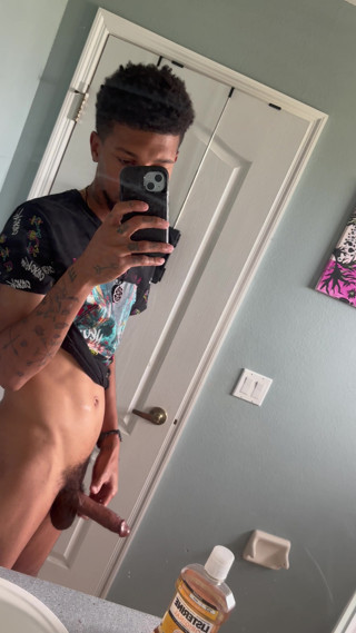 I got so big while flexing in the mirror..