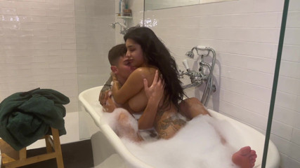 Sensual Fun in the Bath My House- Yasmina Khan