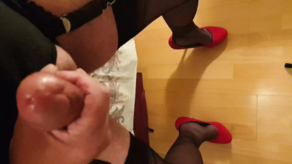 Horny cum in Black lingerie and fuck me Red heels thumbnail