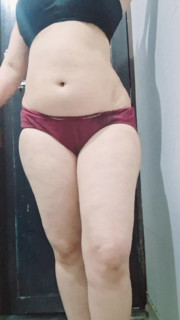 Hot indian maa caught in camera while bathing