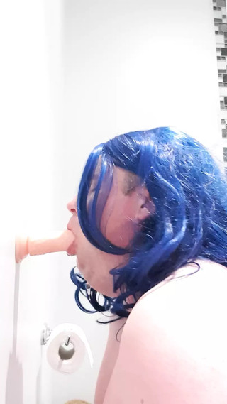 Sissy Amanda (Slave55003) cock sucking
