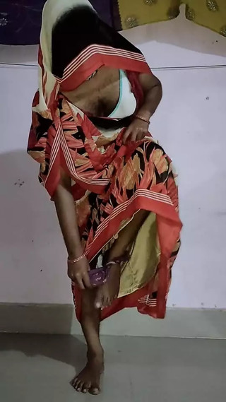 Red saree masterbation