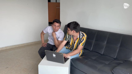 A Customer Calls Me to Fix His Laptop, I Find a Lot of Gay Porn and Decide to Give Him a Discount for Fucking Him.
