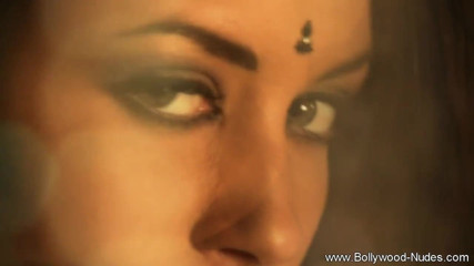 Exotic Bollywood Babe Nude