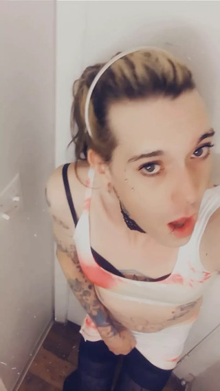 Summer Dress Slut wants to suck Studs off