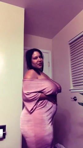 Mal Malloy looks Stunning