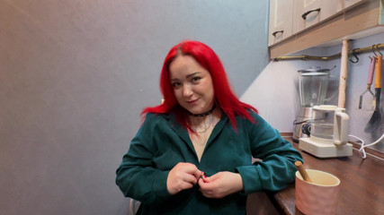 A nice tenant offered me sex, and my wife hasn't given me sex for a long time, so I'm still offering.