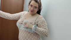 Sexy White Garment Seduces Sexo