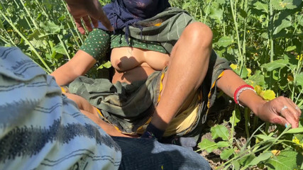 Mother in low ko jamai ne sarso ke khet me kiya romance