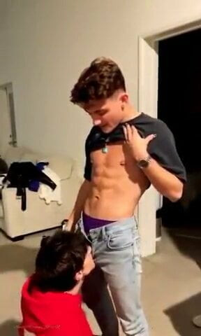 Skillful twink