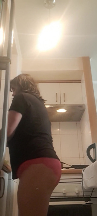 MILF, Cleaning the Kitchen