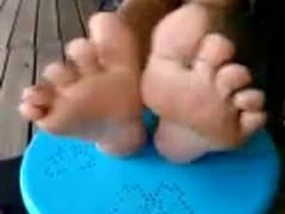 Country Milf Lucky&#039;s  1st footshow. Amazing