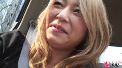 Japanese Nao plays in the car with  toys uncensored.