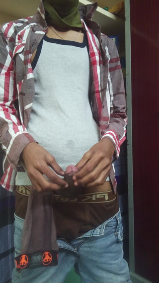Desi teen boy musterbation his big cock for cumshot!