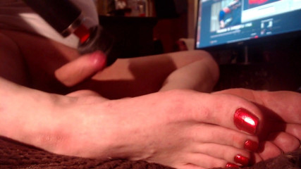 Sissy Uses Vibe &amp; Spunks On Heels