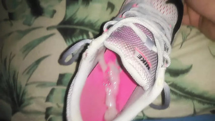 NIKE AIR MAX PINK CUMSHOT