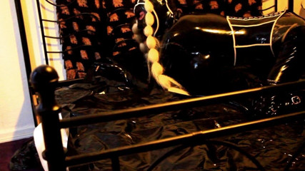 Heavy Rubber Doll.wmv