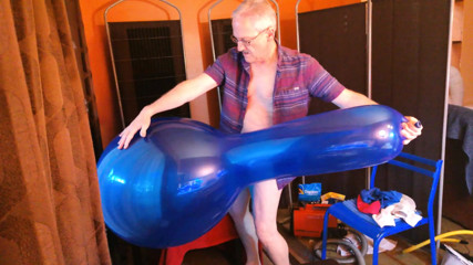 121) Giant Long Neck Balloon Non-Pop Fun for Daddy