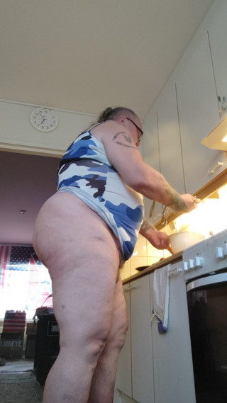 Gangstazz Close-Up Cooking Big Sexy Ass Hanging Balls Real Tits thumbnail