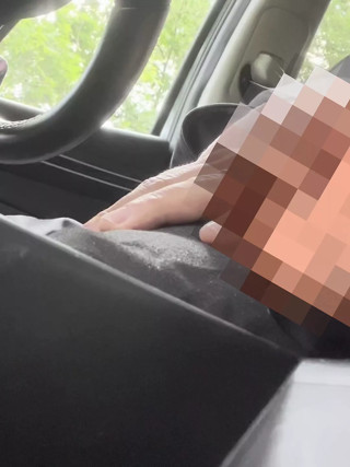 Stranger wanks and sucks me in the car
