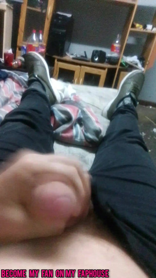 Hot Hunk Jack off in the Morning Moan &amp; Cum