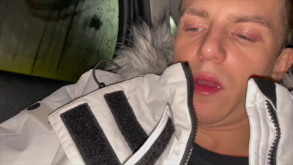 Jerks off Discreetly in the Back of a Taxi