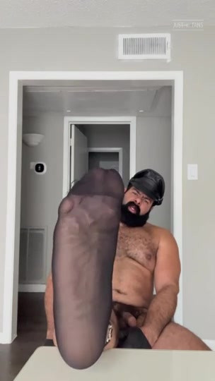 Musclebear Strip Tease