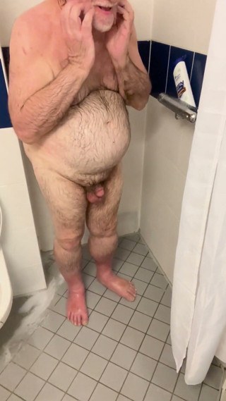 In the Shower with Coach Karl 6765