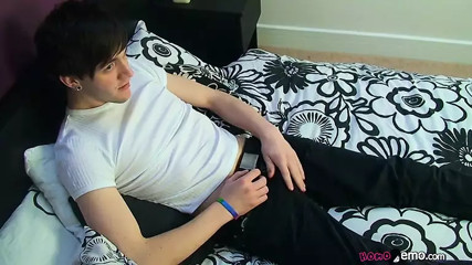 Hot Josh Holden Flaunts His 8 Inch Dick While Jerking Off