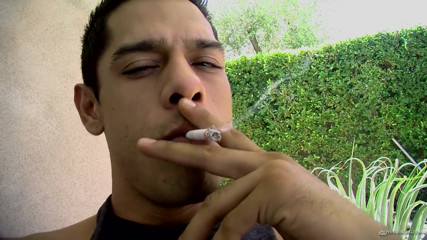 Hung Bobby Hart Chainin Outside