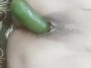 Hot Pakistani Desi girl masturbating pussy