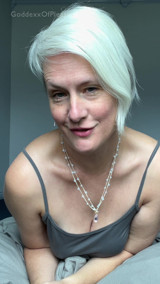 Vacation With StepMommy, She Showed Off Her Tits and Ass While Giving Me JOI To Help Me Rest