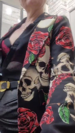 Hey You, Come Discover a Horny Mature MILF Who Loves Sex