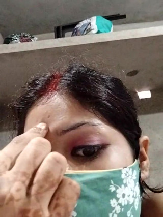 Husband go to office then Indian wife was showing nude body
