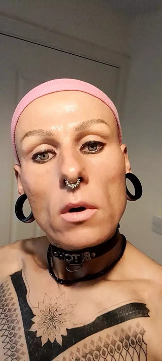 Bitch showing sexy dirty body