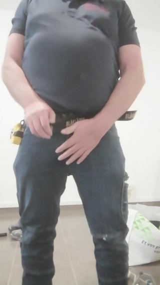 Petite exhibited on the construction site