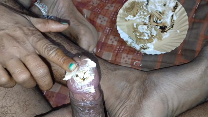 Cream laga kar chudaibki bhabhi ki