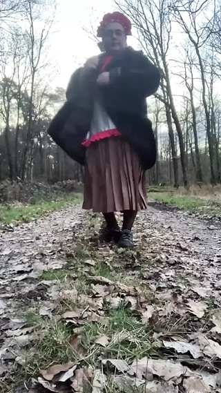 In a boniche outfit to go for a walk in the forest part 2