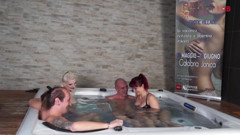 Swinger in Spa: Orgy in the Jacuzzi