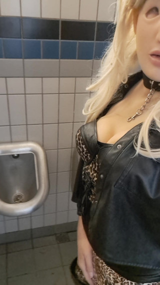 Hannah and the dirty toilets thumbnail