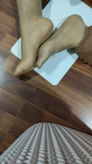 Cum in pantyhose