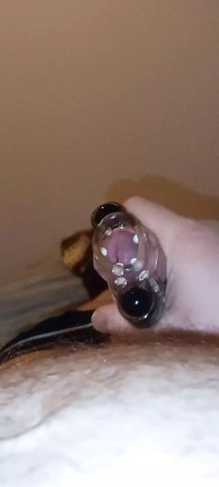 who wants to see me cum?