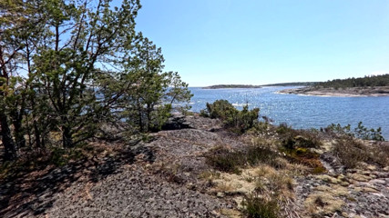 long Nudewalk on dirtroads and walking trails